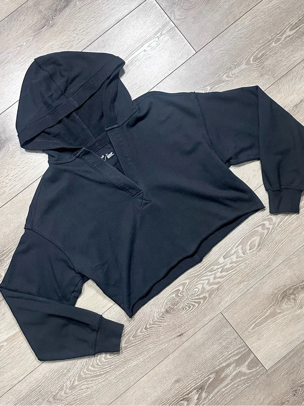 Aerie V-Neck Cropped Pullover Hoodie